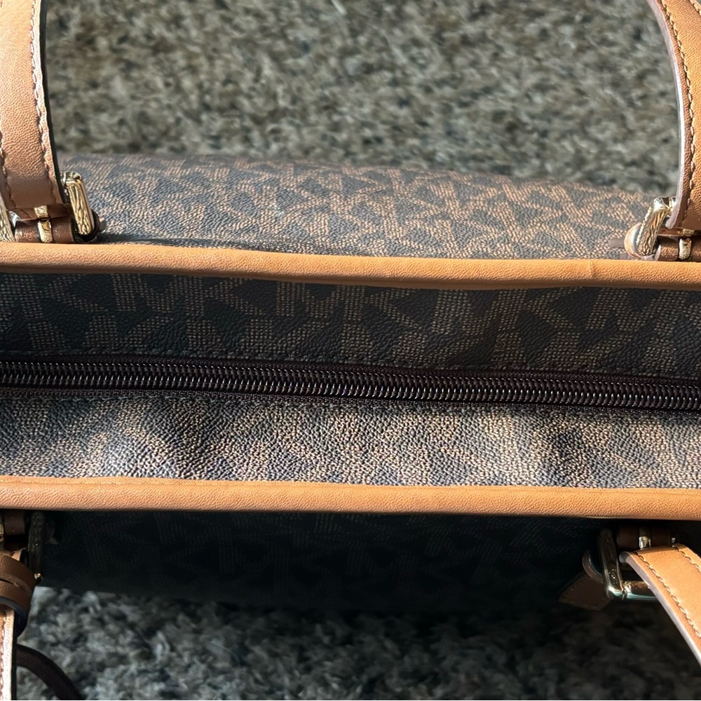Michael Kors purse. Used for short time, just too big. Excellent condition. - Picture 2 of 4